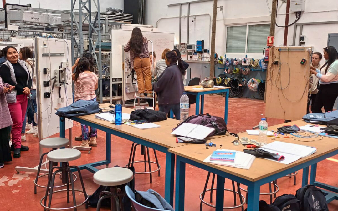 Formación: La mujer en las instalaciones fotovoltaicas